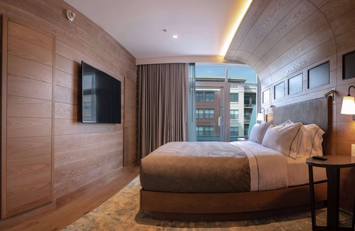 Cityplace Hotel | Stylish Canopy by Hilton Dallas Uptown with Spa & Dining