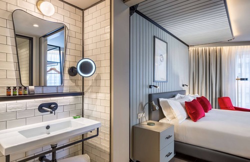 Cuatro Caminos Hotel | Stylish Canopy by Hilton Madrid Castellana with Pool & Spa