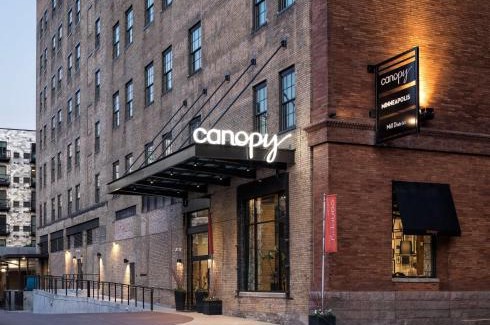 Downtown East Hotel | Pet-Friendly Canopy by Hilton Minneapolis Mill District