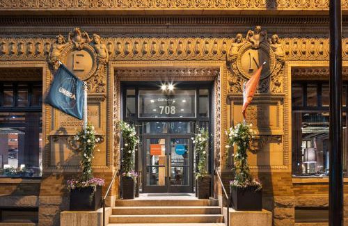 Downtown East Hotel | Pet-Friendly Canopy by Hilton Minneapolis Mill District