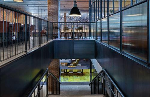 Pearl District Hotel | Discover Canopy by Hilton Portland Pearl District - Pet Friendly
