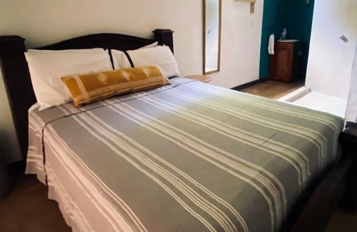 Cabuya Apartment | Inviting Canopy Haven: 1BR with Jungle Views & Balconies