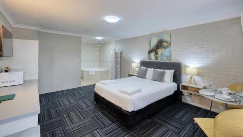 Canowindra Hotel | Discover Canowindra Riverview Motel: Family-Friendly Oasis