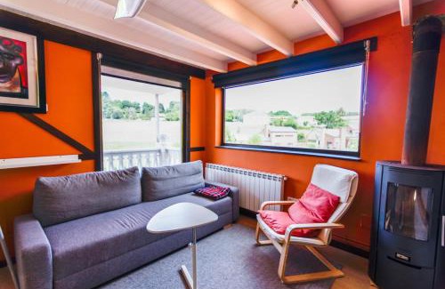 Pielagos Apartment | Beautiful Apartment with Garden, Pool & Ocean Views