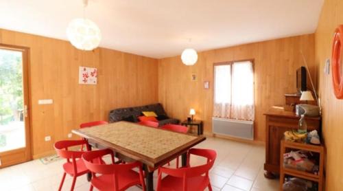 Saint-Jacques-des-Blats House | Cantal Gite au pied du Griou Super Lioran