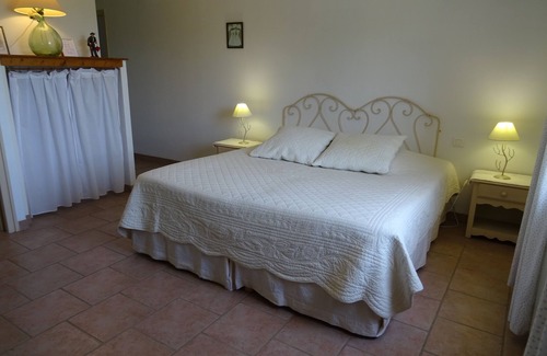 Lacoste House | Relaxing Getaway at Cante Grillet in Scenic Provence
