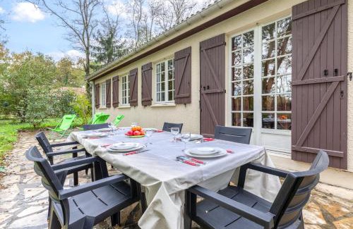 Saint-Laurent-de-Medoc House | Discover Cantebos - Cozy Retreat with Lush Garden Space