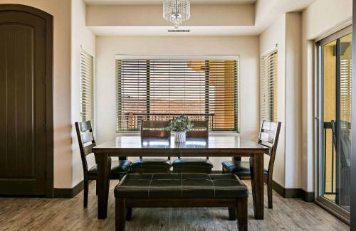 St. George Apartment | Canthony's Cottage W301 Condo with Pool and Hot Tub Access