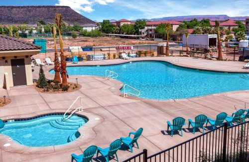 St. George Apartment | Canthony's Cottage W301 Condo with Pool and Hot Tub Access