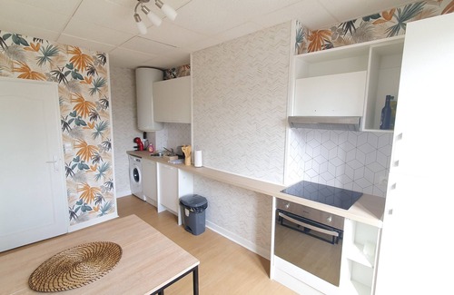 Cambrai Apartment | Bright Cantimpré6: Family-Friendly Stay with Kitchen Access