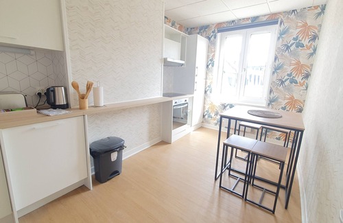 Cambrai Apartment | Bright Cantimpré6: Family-Friendly Stay with Kitchen Access