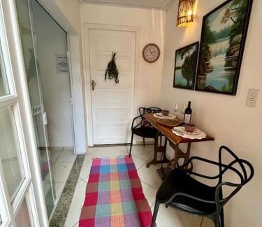 Marechal Floriano House | Pet-Friendly Suíte Lavanda Cama & Café - Centro, ES
