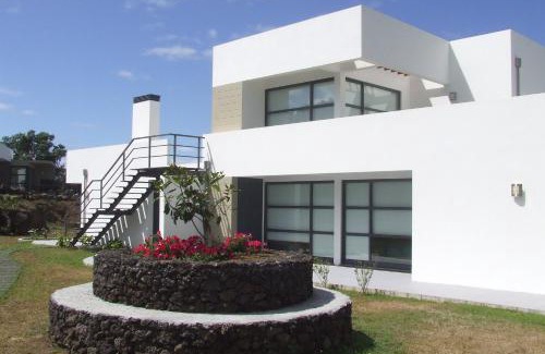 Velas House | Discover Cantinho das Buganvilias: 4-Star Family Retreat
