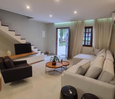 Camburi House | Oceanfront Retreat: Cantinho no Mar with Pool & Ocean View