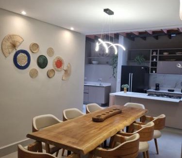 Camburi House | Oceanfront Retreat: Cantinho no Mar with Pool & Ocean View
