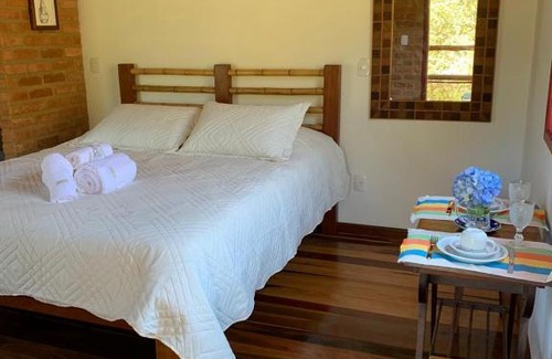 Lumiar Cabin | Guest Rated 9.8: Canto da Colina Lumiar with Hot Tub