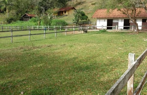 Teresopolis Cabin | Pet-Friendly Retreat at Canto da Serrinha - Rated 9/10