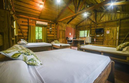 Quebrada La Gamba House | Relax at Canto del Tucán Lodge: Pet & Child Friendly Stay