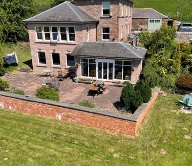 Berwick-upon-Tweed Bed & Breakfast | Highly Rated Canty’s: Pet-Friendly with Kitchen Amenities