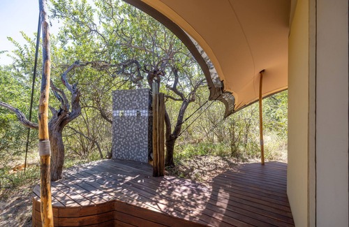 Hoedspruit Villa | Elegant Canvas Villa with Pool & Family-Friendly Amenities