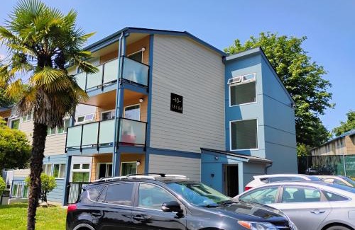 Tukwila House | Canyon Estates Condominium