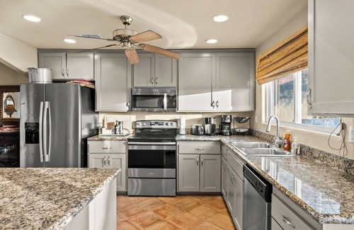 Canyon Lake Villa | Canyon Lake Getaway Mid-Term Rental | 5-BR House Canyon Lake, Riverside | Pool Spa Golf