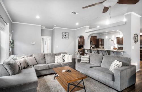Canyon Lake House | Scenic Canyon Lake Retreat: Hot Tub, Fire Pit & Ocean Views