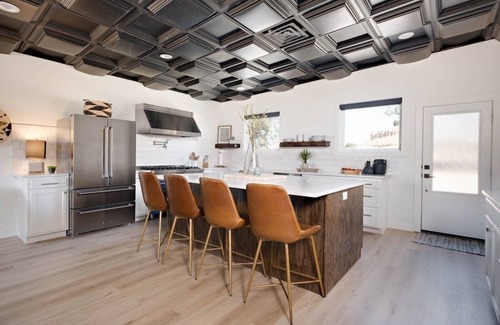 Canyon Apartment | Discover Canyon Retreat: Rustic Elegance with Spa & Golf