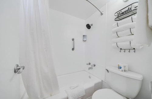 Ash Fork Hotel | Pet-Friendly Canyon's Edge Route 66 Motel Awaits You