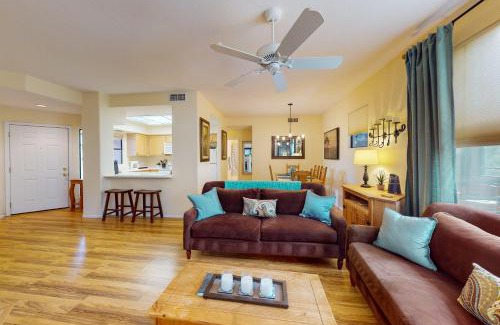 Tucson Apartment | Pet-Friendly Canyon View Retreat with Pools & Family Amenities