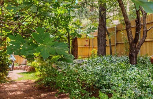 Sedona Cabin | Morning Glory Cabin: Guest Rated 10/10 with Kitchen & Breakfast