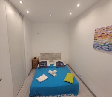 Figarella Apartment | Pet-Friendly Cap CORSE URIBELLINU: Oceanfront Retreat with Breakfast