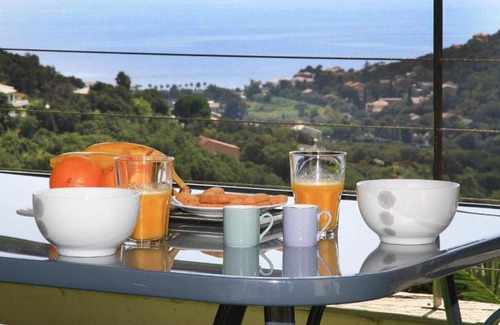 Figarella Apartment | Cap Corse Uribellinu: Oceanfront Stay with Breakfast Included
