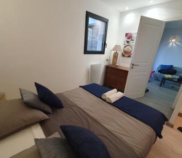 Figarella Apartment | Cap Corse Uribellinu: Oceanfront Stay with Breakfast Included
