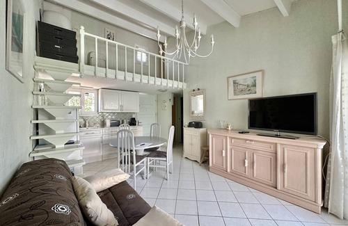 Cap d'Agde Apartment | Relaxing Oceanfront Villa with Terrace in Cap d'Agde