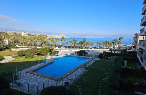 Cap-d'Antibes Apartment | Oceanfront Cap d'Antibes Port Aubernon: 4-Star Retreat