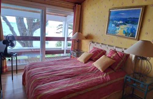 Lege-Cap-Ferret Villa | Cap Ferret Seafront Villa: Ocean View & Pool Access