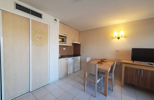 Frejus Port Apartment | Cap Hermès Studio: Ocean View with Pool & 10/10 Guest Rating