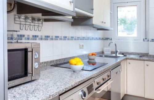 Llanca Apartment | Oceanfront Cap Ras II: Rated 8.8 with Spa & Breakfast