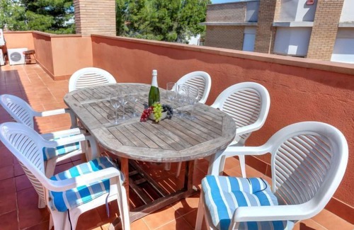Llanca Apartment | Oceanfront Cap Ras II: Rated 8.8 with Spa & Breakfast