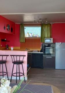 Tarbes Apartment | Inviting Cap Sud: Comfort with Pyrenees Views in City Center