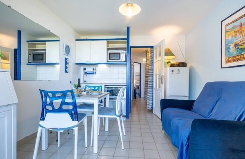 La Cote Radieuse Apartment | Cozy Cap Sud: Oceanfront Escape with Spa & Kitchen Amenities