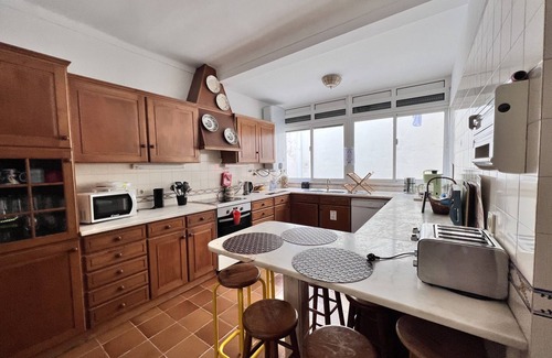 Costa de Caparica Villa | Beachfront Villa with Breakfast & Child-Friendly Amenities