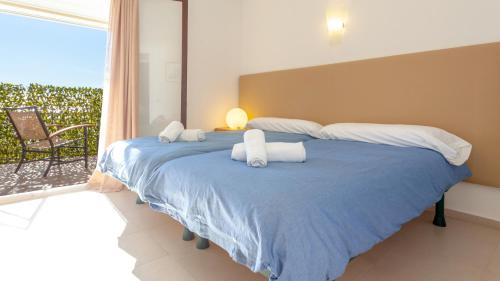 Llafranc Apartment | Oceanfront Capdevila: Family-Friendly with Scenic Views