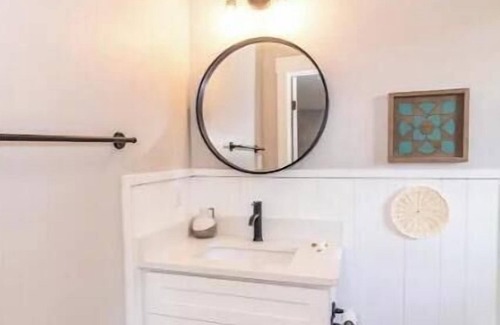 Wirtz Resort | CAPE, a Cozy stay for Two in the Lodge of Karoo at Smith Mountain Lake