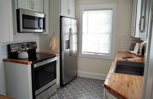 Lynchburg House | Family-Friendly Cape Cod Retreat Near Liberty University
