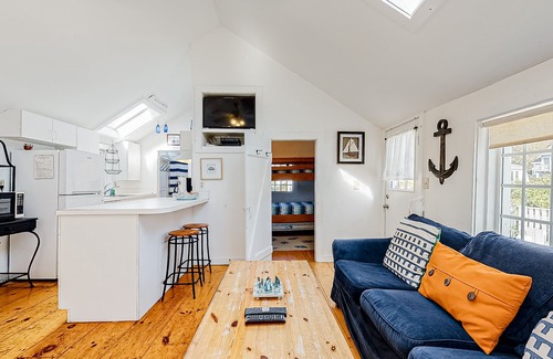 Mashpee Cottage | Cozy Cape Cod Cottage Steps from Private Mashpee Beach