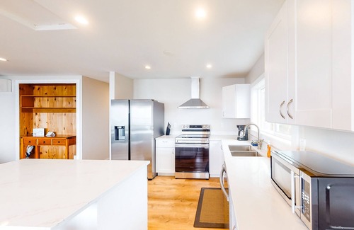 Edgewater Shores Cottage | Cape Cod Cottages #10 - Beachfront with hot tub!