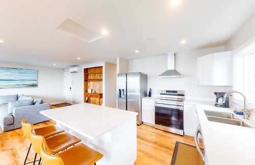 Edgewater Shores Cottage | Cape Cod Cottages #10 - Beachfront with hot tub!