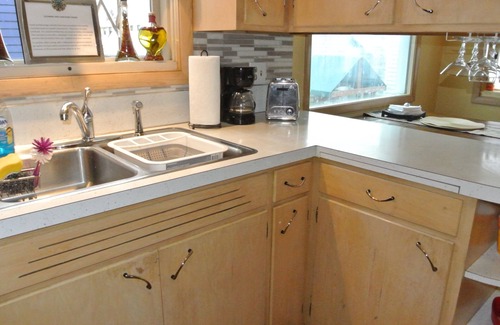 Two Rivers House | Cape Cod House In Two Rivers, Near The Beach And Lambeau Field